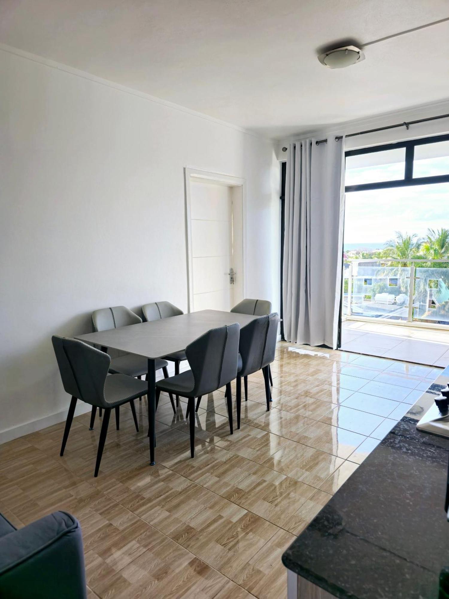 Luxury Penthouse With Infinity Pool & Stunning Sea View Apartment Flic en Flac Exterior photo